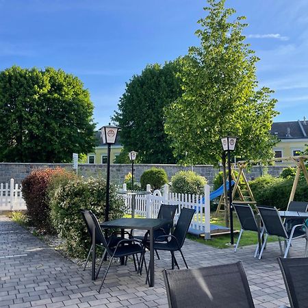 לינה וארוחת בוקר איבס אן דר דונאו Lindenhof Ybbs מראה חיצוני תמונה