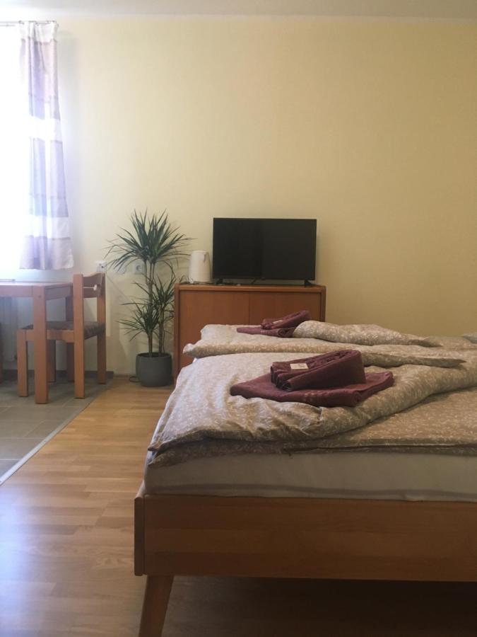 לינה וארוחת בוקר איבס אן דר דונאו Lindenhof Ybbs מראה חיצוני תמונה